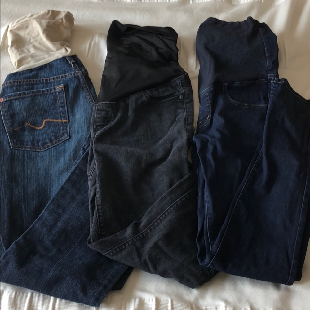 Maternity lot: jeans